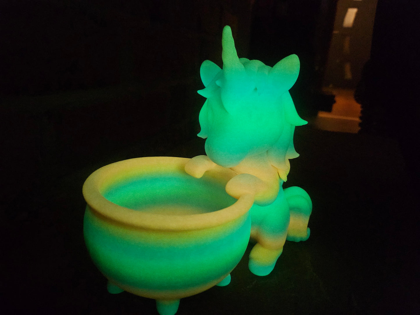 X 3D Druck Figuren Einhorn mit Schüssel Osternest leuchtet im dunkeln