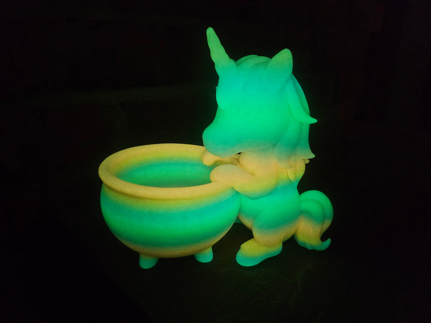X 3D Druck Figuren Einhorn mit Schüssel Osternest leuchtet im dunkeln